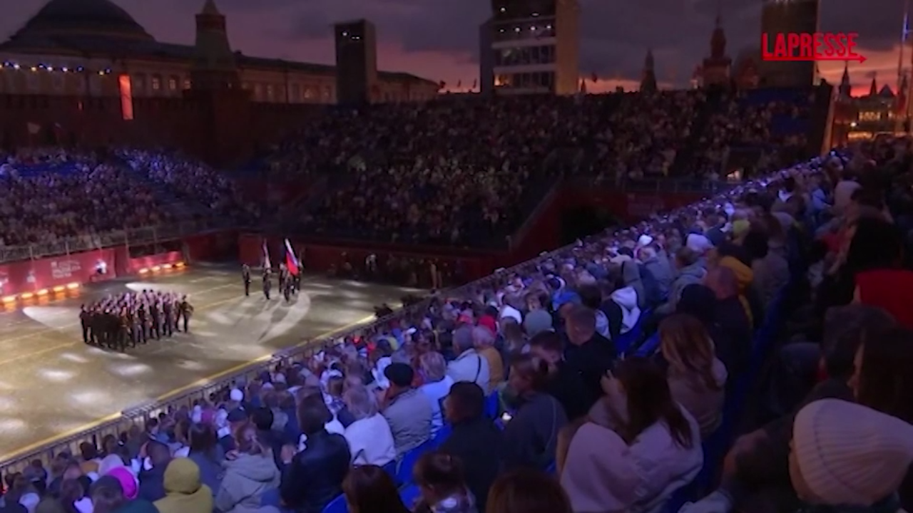 a mosca il festival internazionale di musica militare le immagini dalla piazza rossa