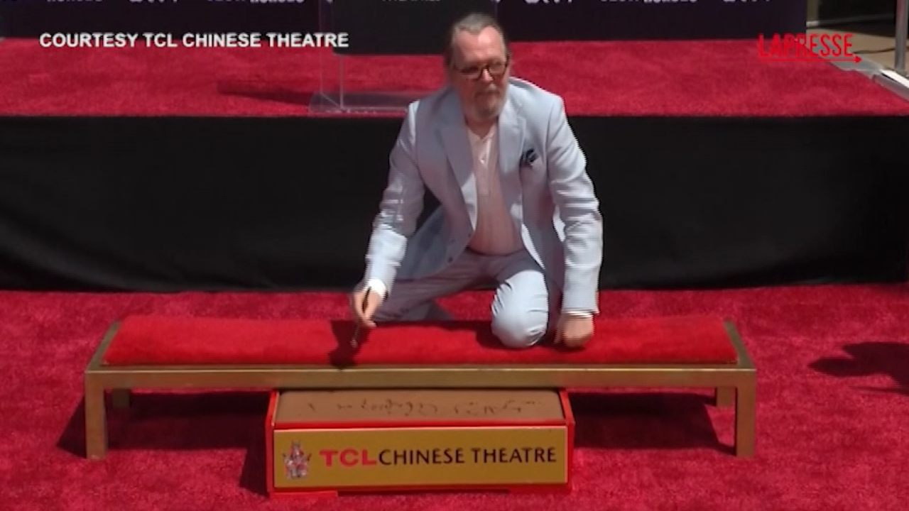 hollywood cerimonia delle impronte per gary oldman