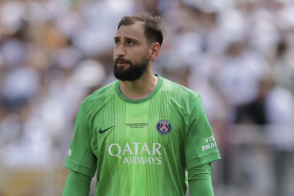 Donnarumma saluta il Psg, standing ovation dei tifosi Donnarumma saluta il Psg, standing ovation dei tifosi