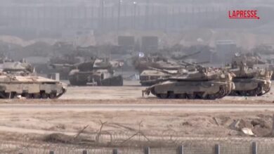 Gaza, tank israeliani al confine con la Striscia