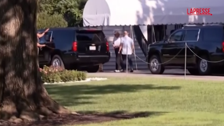 Usa, Trump al golf club dopo aver ordinato la perquisizione della casa di John Bolton