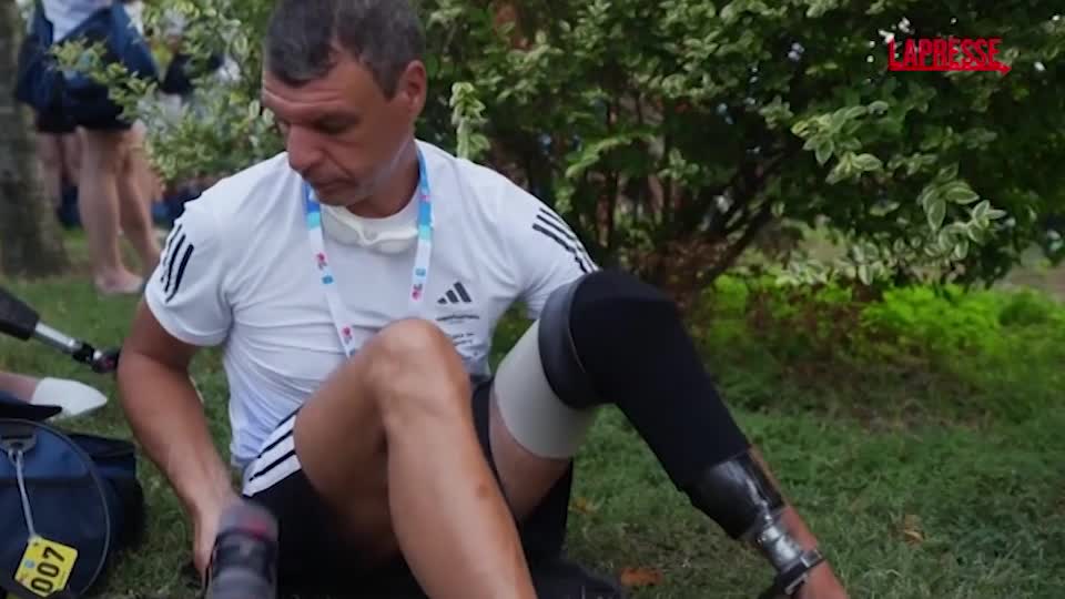Turchia, veterani ucraini attraversano a nuoto lo stretto del Bosforo Turchia, veterani ucraini attraversano a nuoto lo stretto del Bosforo