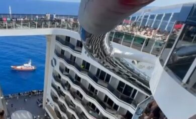 Ripartita nave Msc Crociere in avaria a Ponza con 8mila a bordo: naviga verso Napoli