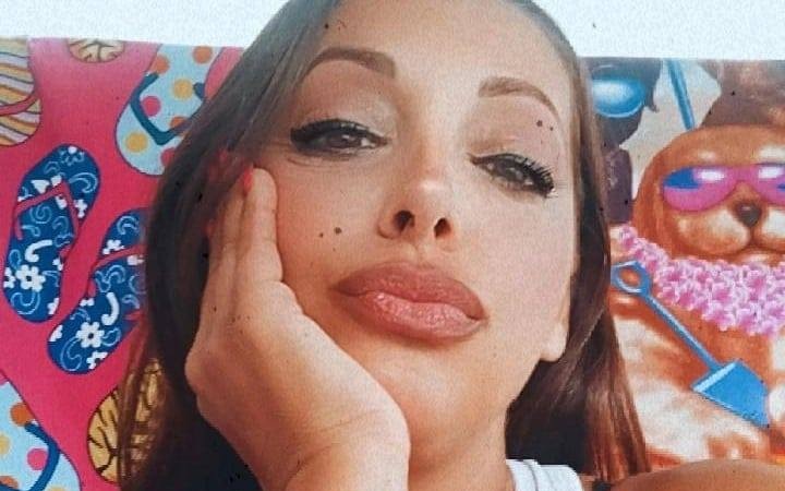 Salerno: donna uccisa in casa, ex compagno confessa Salerno: donna uccisa in casa, ex compagno confessa