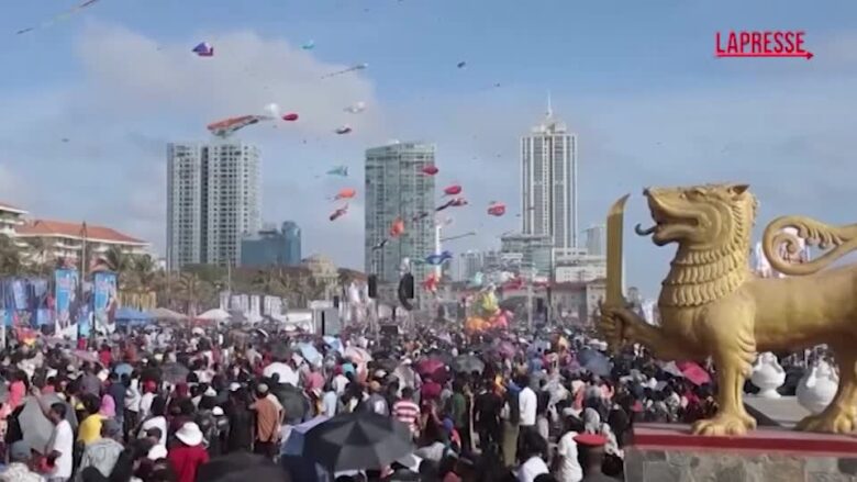 Sri Lanka, lo spettacolo degli aquiloni nel cielo di Colombo