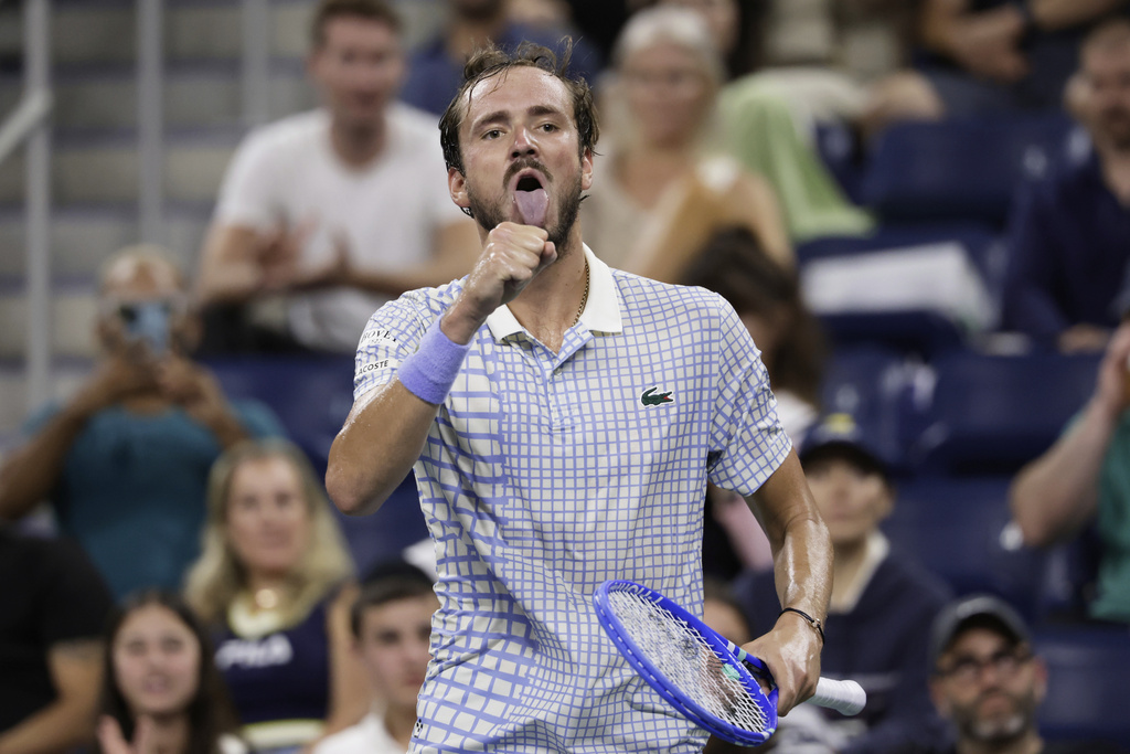 Galleria foto 'Medvedev e il fotografo agli Us Open 2025, la protesta del russo in 7 foto' - foto 3