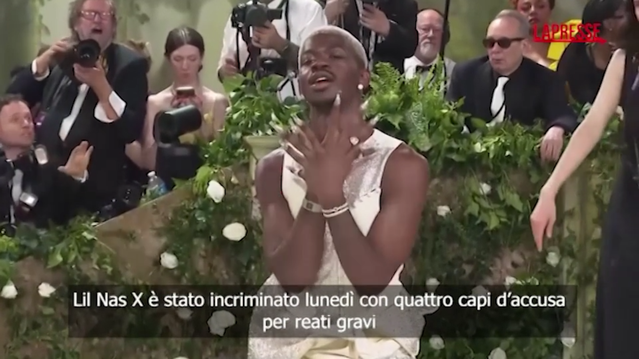 Usa, Lil Nas X incriminato dopo che correva nudo a Los Angeles: rischia 10 anni