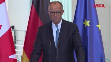 Ucraina, Merz: "Putin adotta tattica attendista sui negoziati"