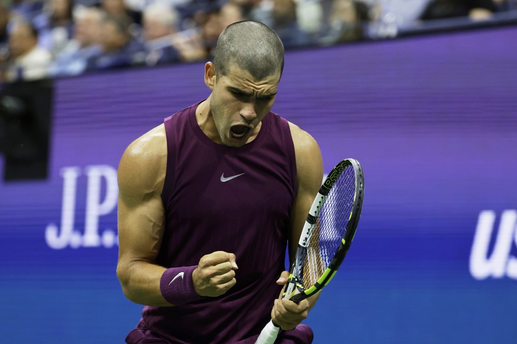 Carlos Alcaraz rasato agli Us Open 2025: “Colpa di mio fratello” Carlos Alcaraz rasato agli Us Open 2025: “Colpa di mio fratello”