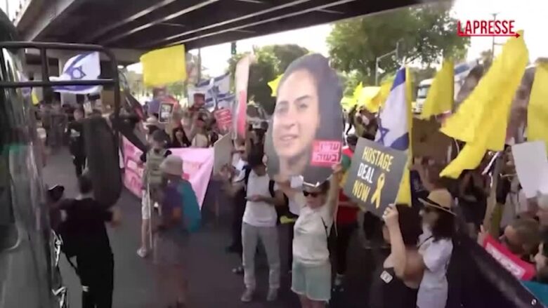 In Israele giornata di proteste per chiedere la liberazione degli ostaggi