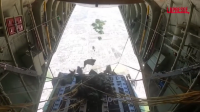 Gaza, Indonesia continua a lanciare aiuti sulla Striscia