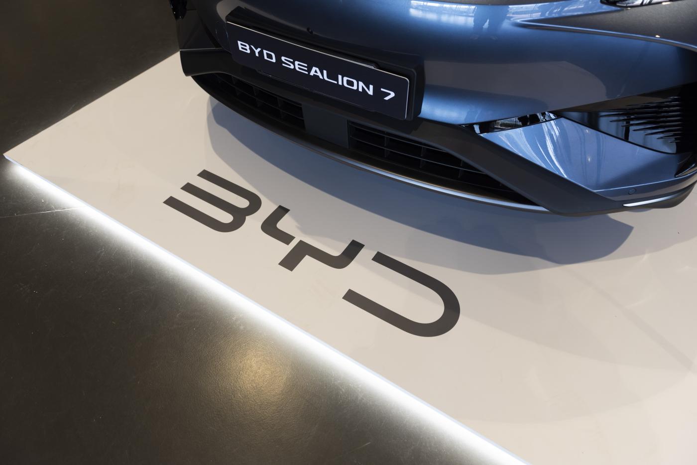 byd al salone internazionale di monaco presenta la seal 6 dm i touring
