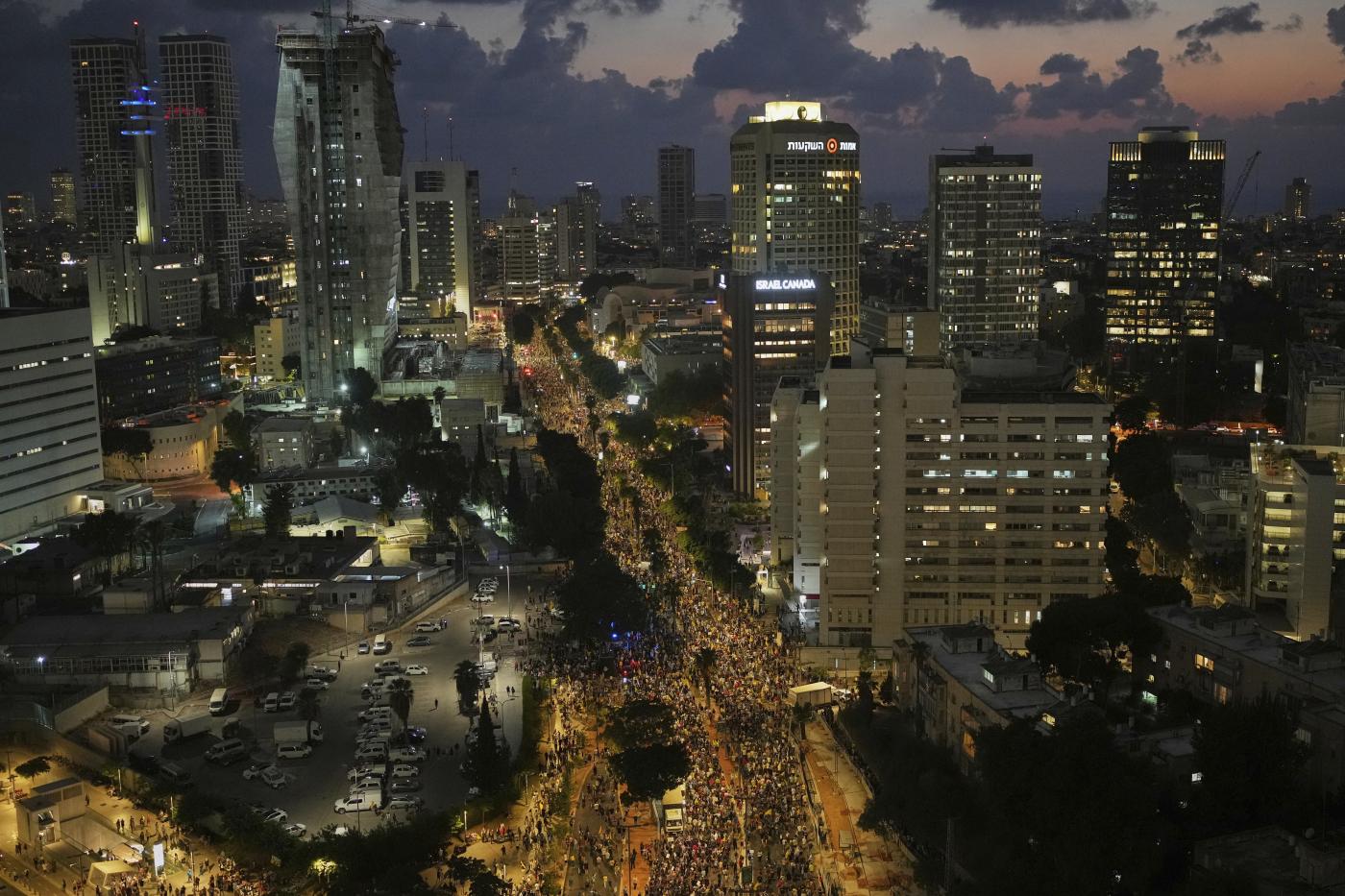 Guerra a Gaza, le notizie live del 27 agosto: in 350mila a Tel Aviv chiedono il cessate il fuoco Guerra a Gaza, le notizie live del 27 agosto: in 350mila a Tel Aviv chiedono il cessate il fuoco
