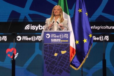 Meloni al Meeting di Rimini: “Avanti con la riforma della giustizia nonostante giudici politicizzati”