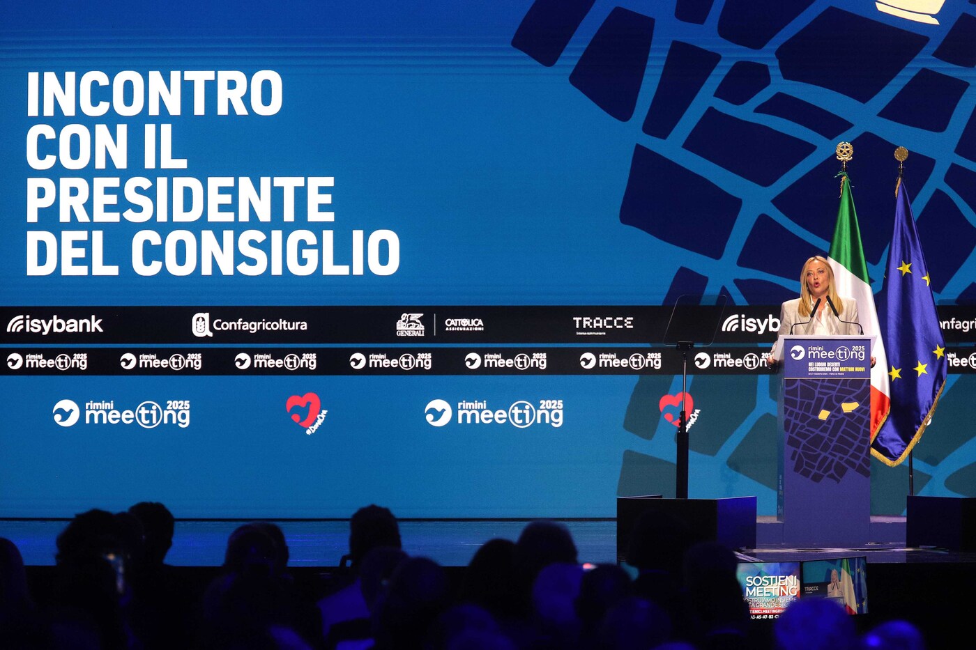 meeting di rimini meloni attacca i giudici e lancia il piano casa sull8217ue d224 ragione a draghi
