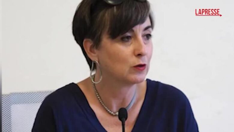 Bologna, assessora Welfare: "Distribuzione pipe crack riduce effetti e dipendenza"