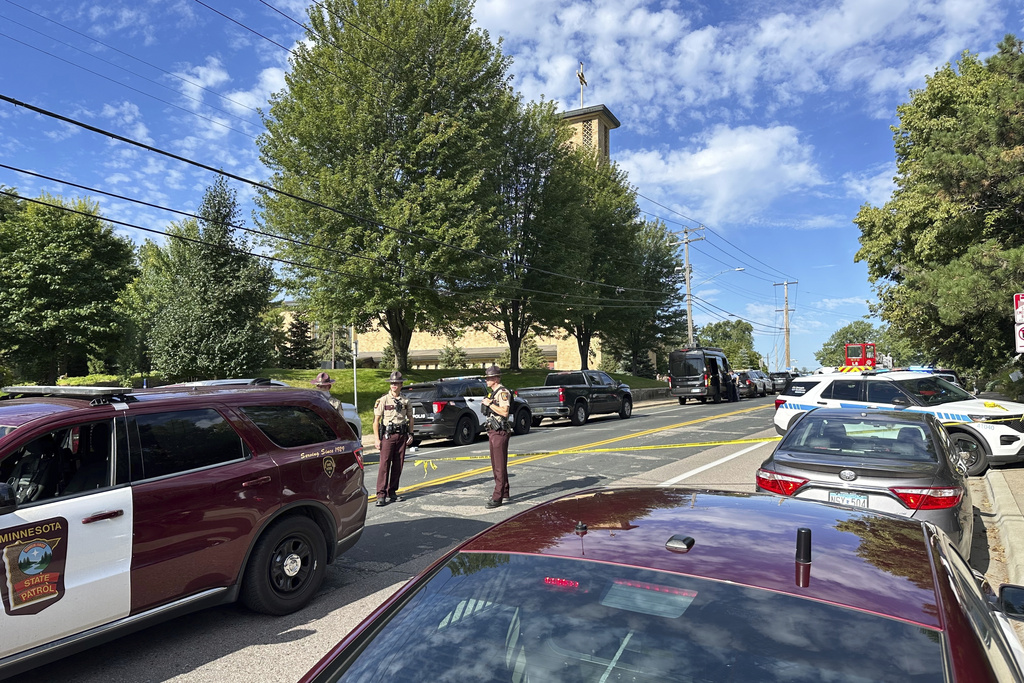 Minneapolis, sparatoria in scuola cattolica Minneapolis, sparatoria in scuola cattolica