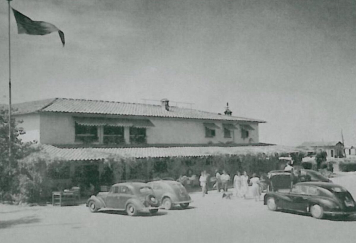 Giorgio Armani compra “La Capannina di Franceschi” a Forte dei Marmi Giorgio Armani compra “La Capannina di Franceschi” a Forte dei Marmi
