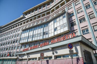 Omegna, morto il bambino di 3 anni caduto nella piscina di un b&b