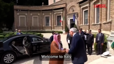 Roma, la calorosa accoglienza di Tajani al ministro degli Esteri saudita: "My Friend"