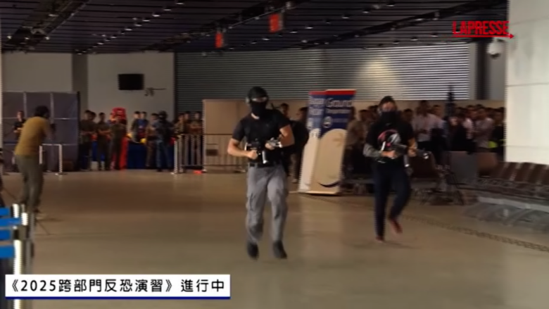 Esercitazione antiterrorismo a Hong Kong, simulato attacco estremista al Terminal Kai Tak