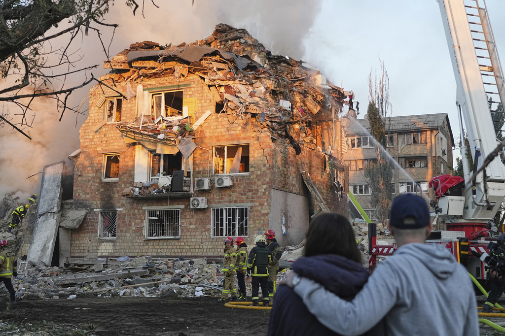 Ucraina, attacco russo a Kiev: almeno 10 morti e 48 feriti