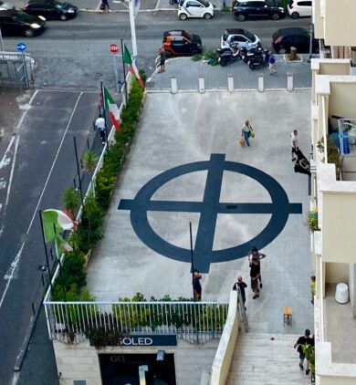 Acca Larentia, ridisegnata la croce celtica: protesta del Pd