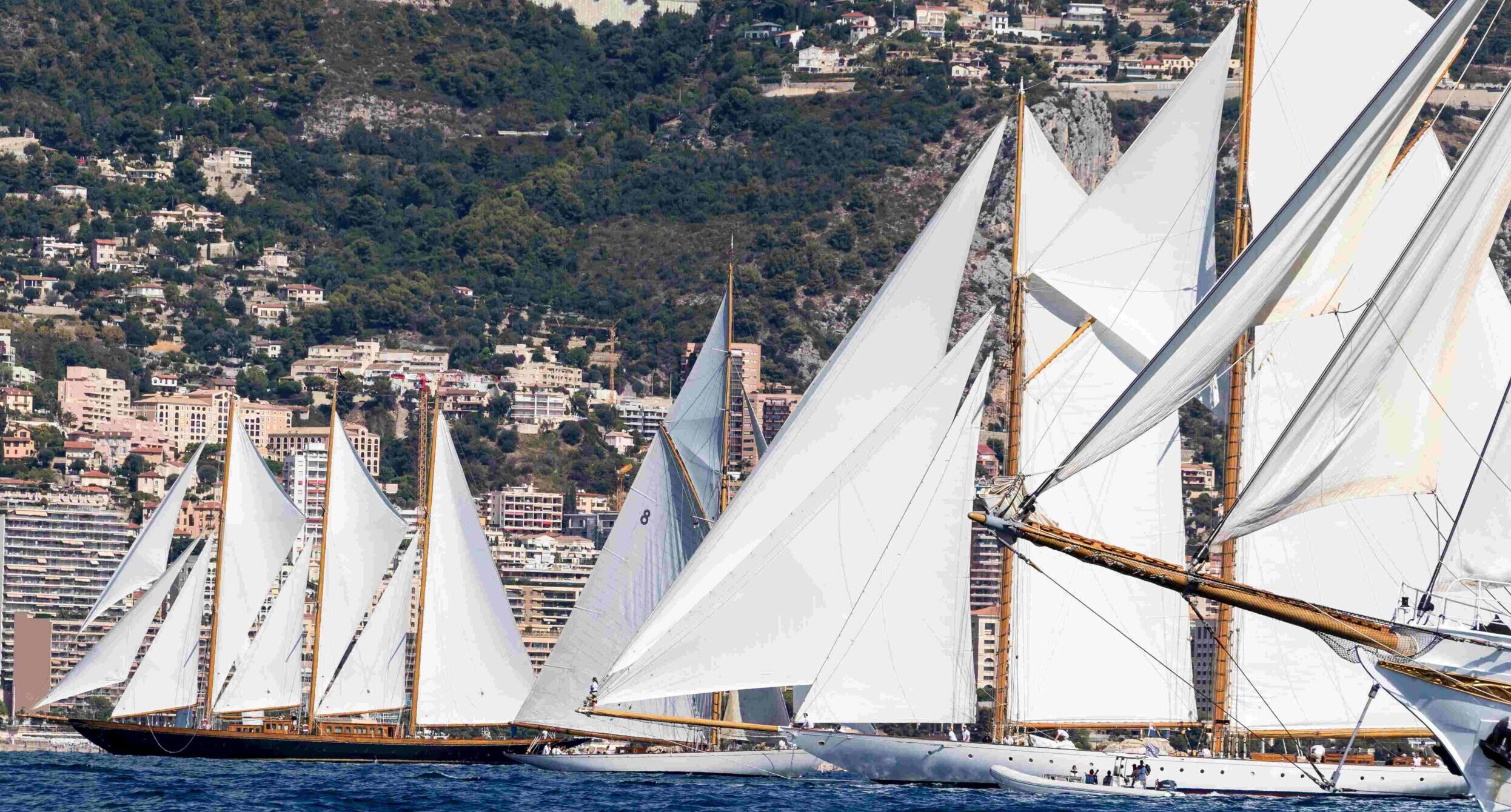 Monaco Classic Week brilla con 160 barche d’epoca, il passato in mostra