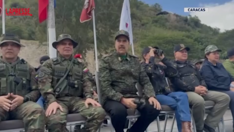 Venezuela, il presidente Maduro supervisiona le esercitazioni militari