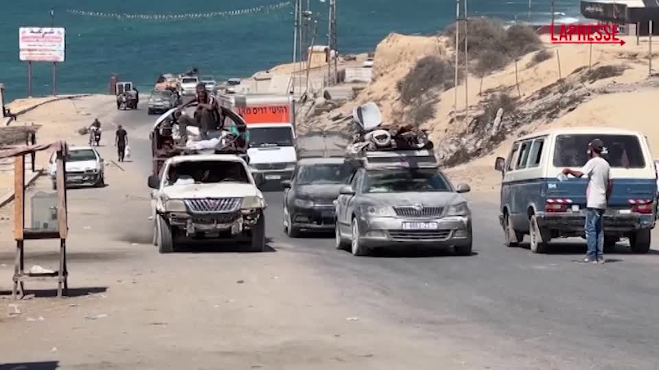 Gaza, nuova offensiva israeliana: migliaia di civili in fuga verso il centro della Striscia Gaza, nuova offensiva israeliana: migliaia di civili in fuga verso il centro della Striscia