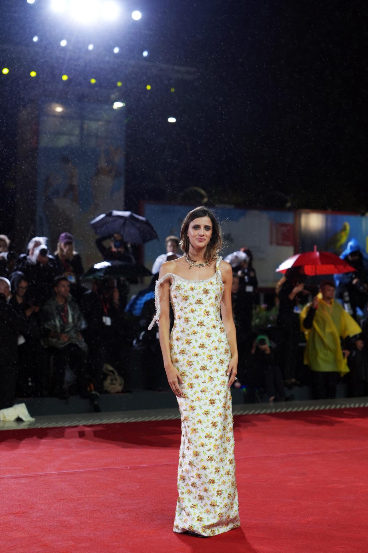 Galleria foto 'Mostra cinema Venezia 2025, Clooney e Amal sul red carpet della prima di Jay Kelly: le foto' - foto 8