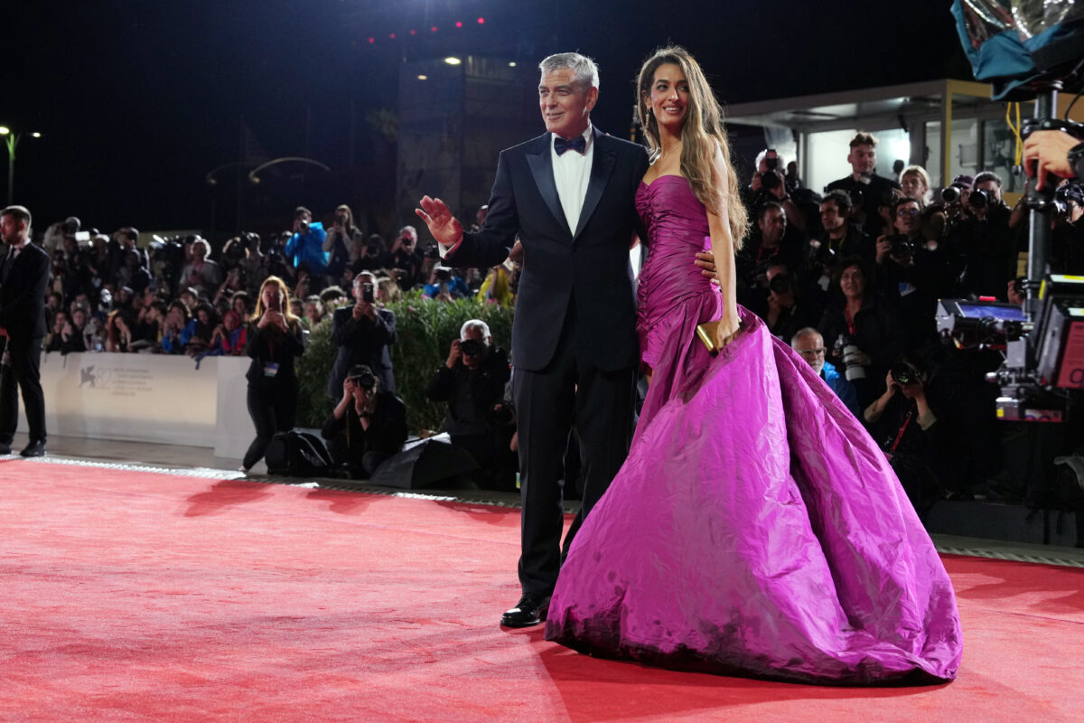 mostra cinema venezia 2025 clooney e amal sul red carpet della prima di jay kelly le foto