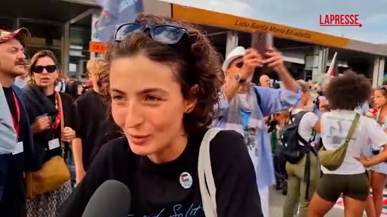 mostra di venezia corteo pro pal qui per dire stop al genocidio c 232 anche tecla insolia