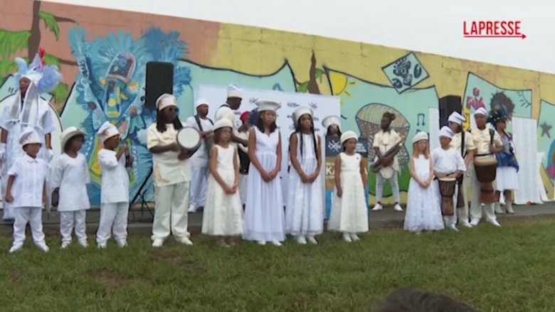 20 anni dall'uragano Katrina: a New Orleans si ricorda a suon di musica con trombe e tamburi