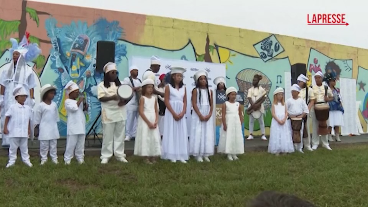 20 anni dall uragano katrina a new orleans si ricorda a suon di musica con trombe e tamburi
