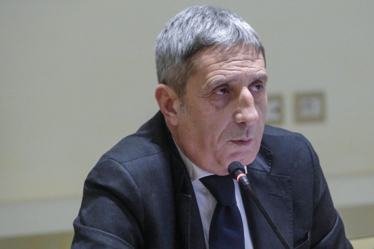 Rai, voci su Chiocci futuro portavoce di Meloni. Pd: “Smentisca o si dimetta subito” Rai, voci su Chiocci futuro portavoce di Meloni. Pd: “Smentisca o si dimetta subito”