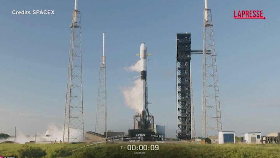 spacex lancia 28 satelliti starlink con il razzo falcon 9 da cape canaveral