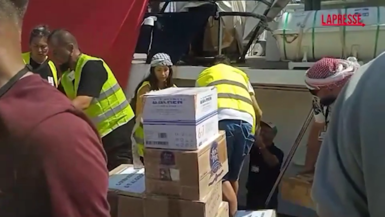 Barcellona, caricate con aiuti per Gaza le navi della Global Sumud Flotilla