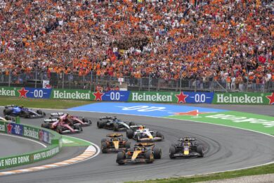F1, Gp Olanda 2025: vince Piastri, Norris si ritira. Disastro Ferrari