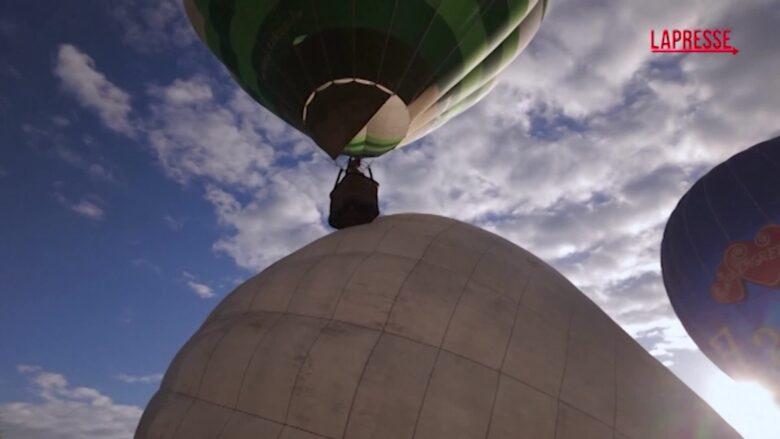 Croazia, nel cielo di Prelog il festival delle mongolfiere: le spettacolari immagini