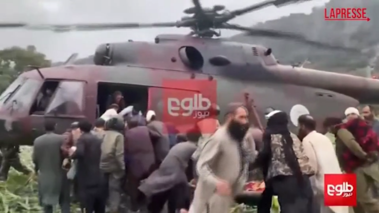 Afghanistan, terremoto di magnitudo 6 fa morti e feriti: le immagini dei soccorsi