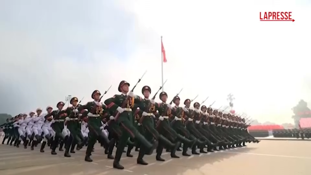 Vietnam, il paese celebra 80 anni di indipendenza con una parata militare Vietnam, il paese celebra 80 anni di indipendenza con una parata militare