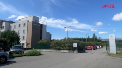 Emilio Fede ricoverato in condizioni critiche, le immagini dalla Rsa di Segrate