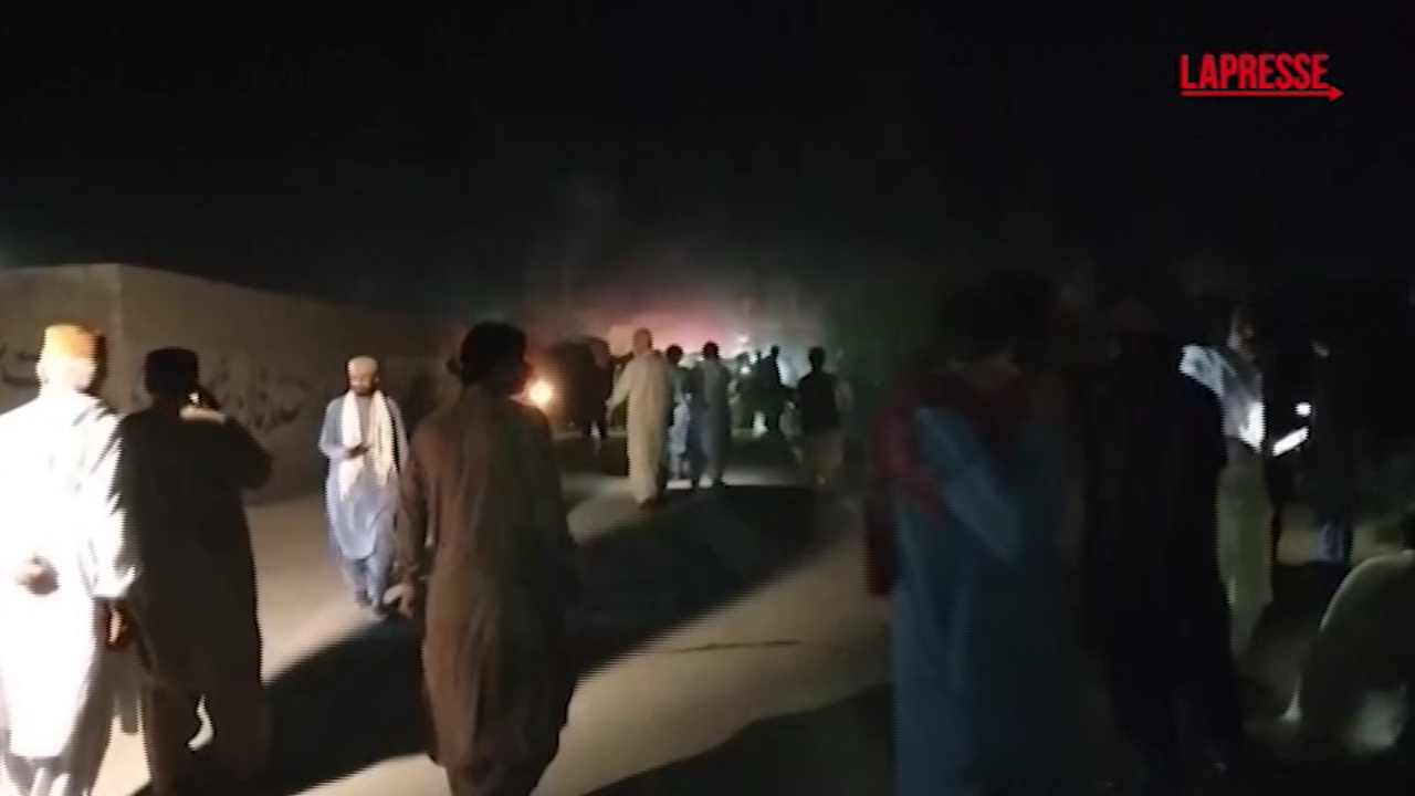 Pakistan, attentato suicida a Quetta: almeno 13 morti Pakistan, attentato suicida a Quetta: almeno 13 morti