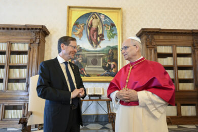Il Papa riceve in Vaticano il presidente israeliano Herzog
