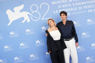 Mostra del Cinema di Venezia 2025, 11 minuti di applausi per ‘Duse’