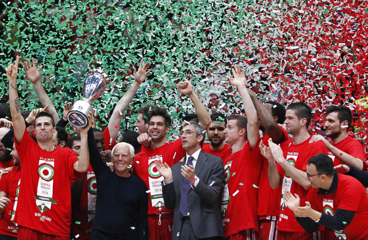 Galleria foto 'Giorgio Armani e lo sport, dal basket alle Olimpiadi: la sua grande passione e i trionfi in 10 foto' - foto 6
