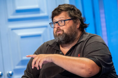 Adinolfi si candida come opinionista a ‘Uomini e Donne’. Tina Cipollari: “No grazie”