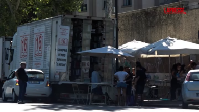 Scuola, famiglie romane a caccia di sconti al mercato dei libri usati