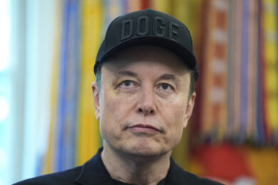 Tesla, compenso da 1000 miliardi per Elon Musk